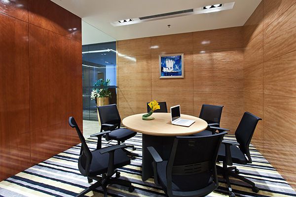 商貿公司辦公室裝修洽談區(qū)設計實景案例