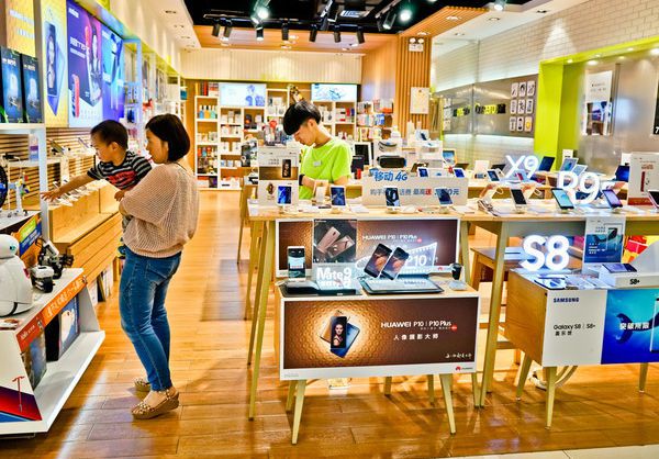 手機(jī)店裝修怎么做呢？要比較吸引人的？