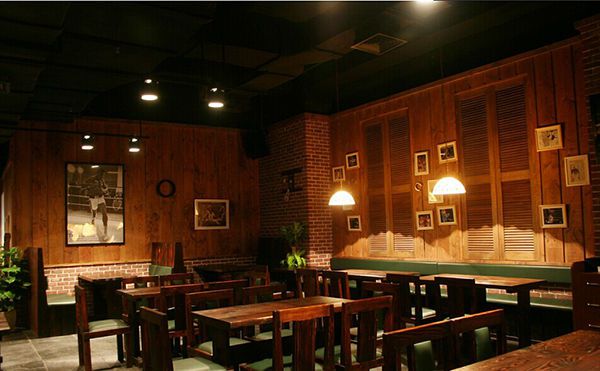 鄉(xiāng)村風格酒吧裝修設(shè)計