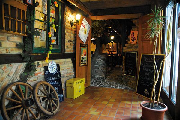 流行的小型酒吧裝修設(shè)計裝修效果圖