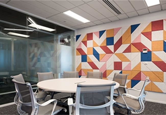 合肥辦公室裝修設(shè)計巧妙運用隔斷