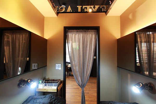 創(chuàng)業(yè)美甲店在設(shè)計店鋪裝修時應(yīng)該留心什么？