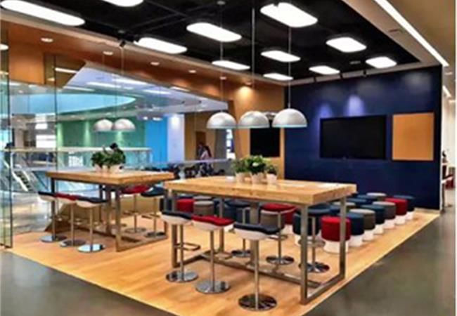 合肥培訓(xùn)學(xué)校辦公室裝修怎么設(shè)計(jì)透著文化氣息的辦公空間