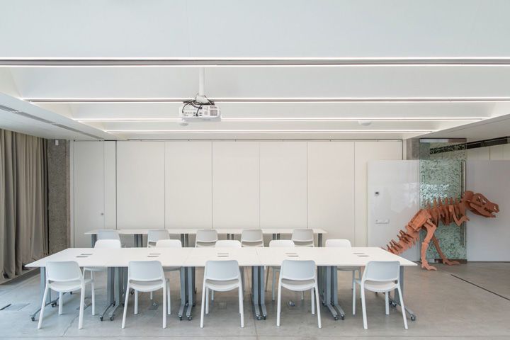 現(xiàn)代簡約風(fēng)格辦公室裝修設(shè)計(jì)效果圖