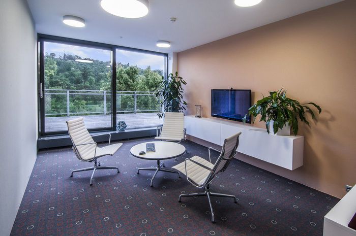 如何把小面積辦公室設(shè)計(jì)出"大"的感覺(jué)