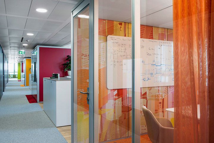 時(shí)尚科技公司辦公室裝修設(shè)計(jì)