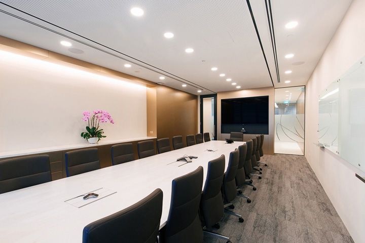 沉穩(wěn)大氣的500平方公司辦公室裝修設計案例實景圖