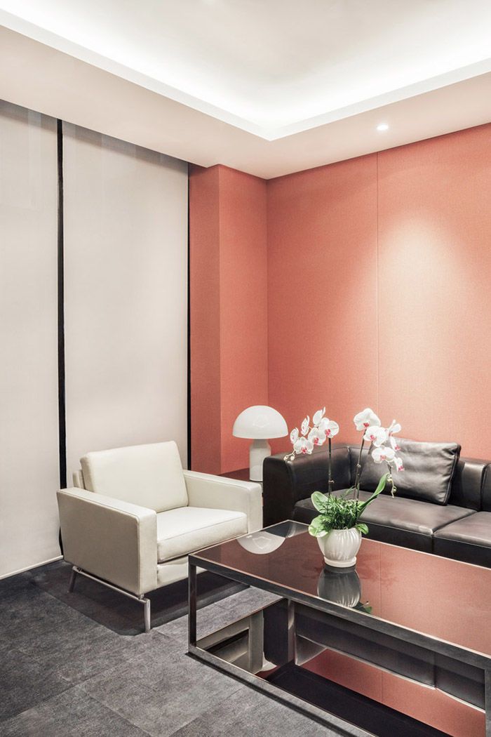 文化傳媒公司辦公室裝修設(shè)計翻新案例圖