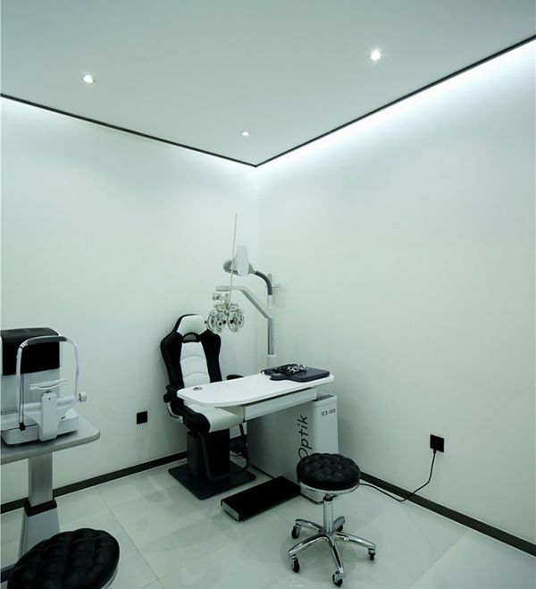 眼鏡店驗光室裝修設(shè)計效果圖 眼鏡店驗光室裝修設(shè)計效果圖