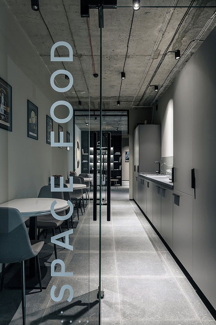 工業(yè)風(fēng)辦公室裝修設(shè)計(jì) 黑色工業(yè)風(fēng)辦公室設(shè)計(jì)案例