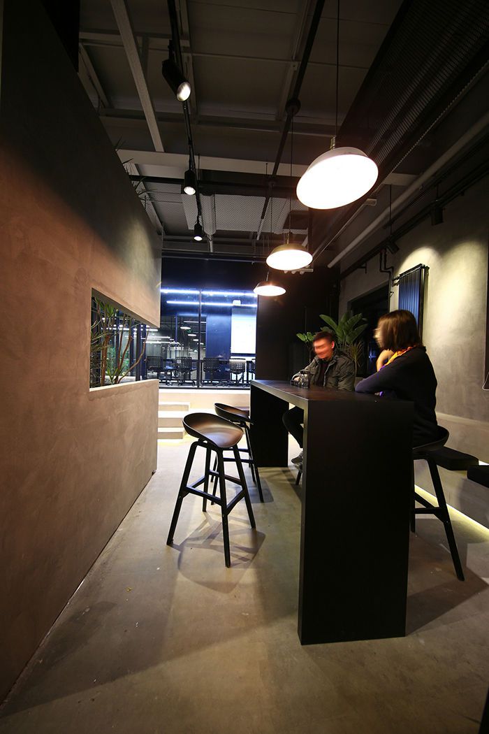 400平游戲公司辦公室設(shè)計|個性工業(yè)風游戲公司辦公設(shè)計案例