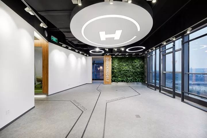 現(xiàn)代化的辦公室裝修設(shè)計(jì)有哪些特點(diǎn)呢?