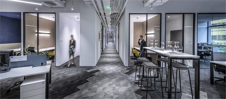 辦公室裝修設(shè)計中現(xiàn)代簡約風格裝飾有哪些特點