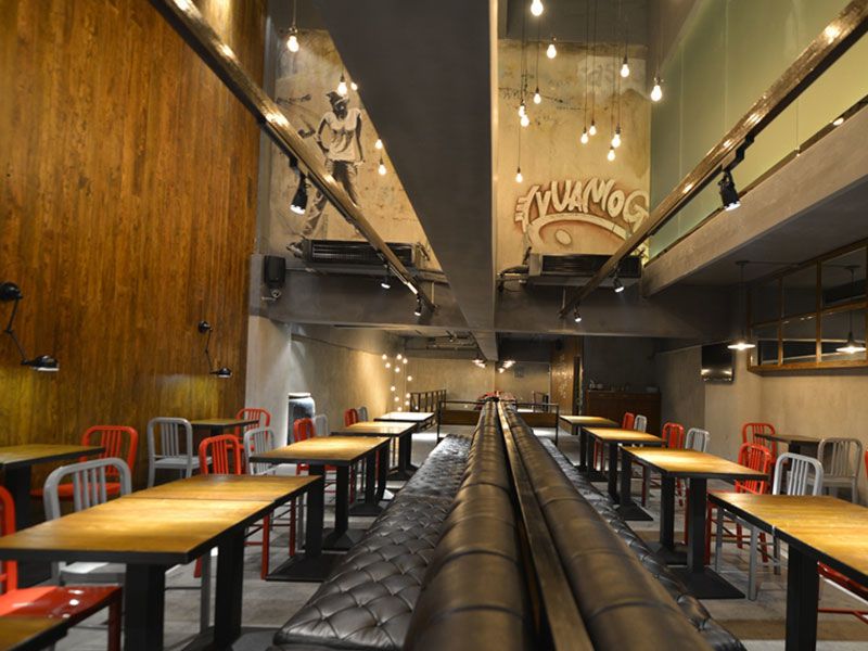 合肥餐飲店桌椅擺放位置