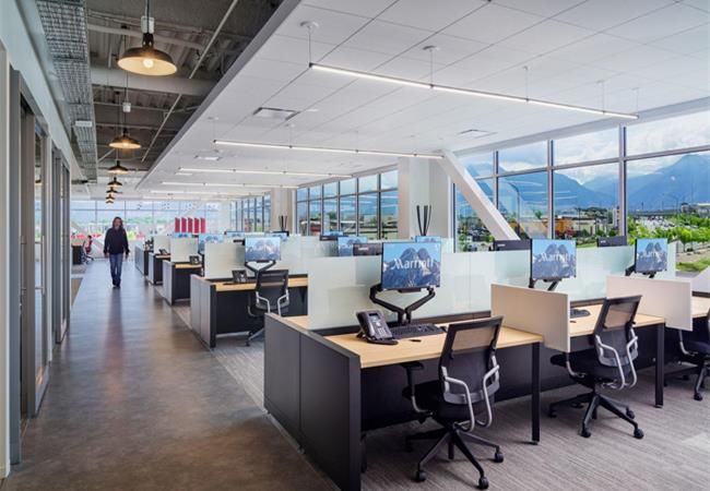 合肥現(xiàn)代辦公室裝修注重綠色低碳環(huán)保空間