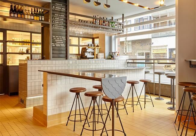 很出合肥咖啡店空間裝修的一種效果方案