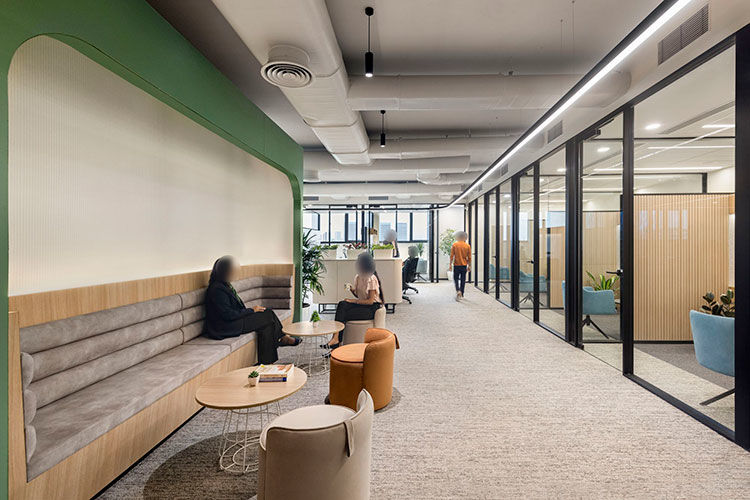 合肥裝修公司分享,平衡功能與美學(xué)的企業(yè)實(shí)驗(yàn)室辦公室設(shè)計(jì) 合肥裝修公司分享,平衡功能與美學(xué)的企業(yè)實(shí)驗(yàn)室辦公室設(shè)計(jì)